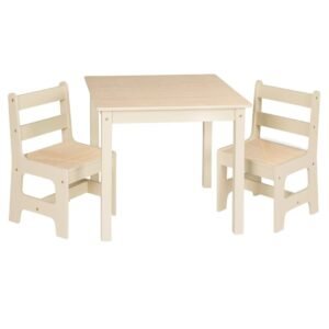 Kindertafel en stoeltjes