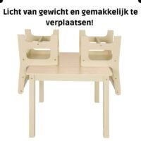 Kindertafel en stoeltjes