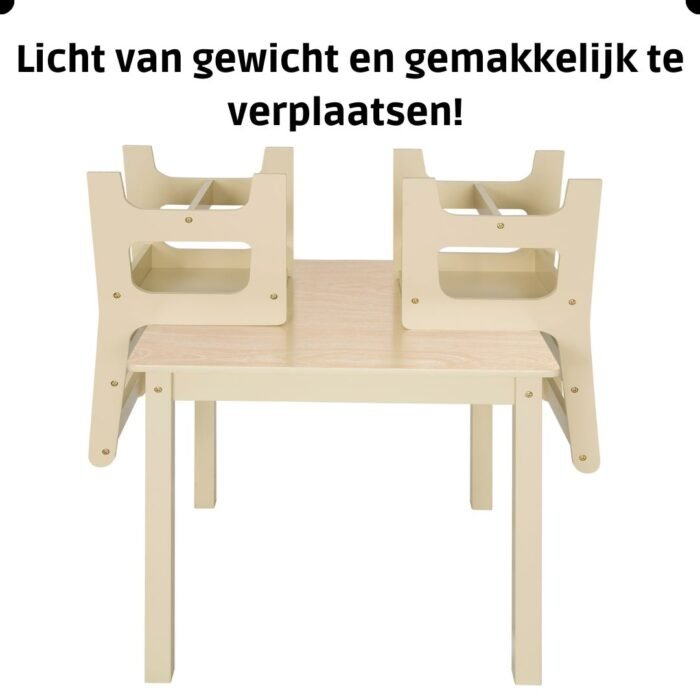 Kindertafel en stoeltjes