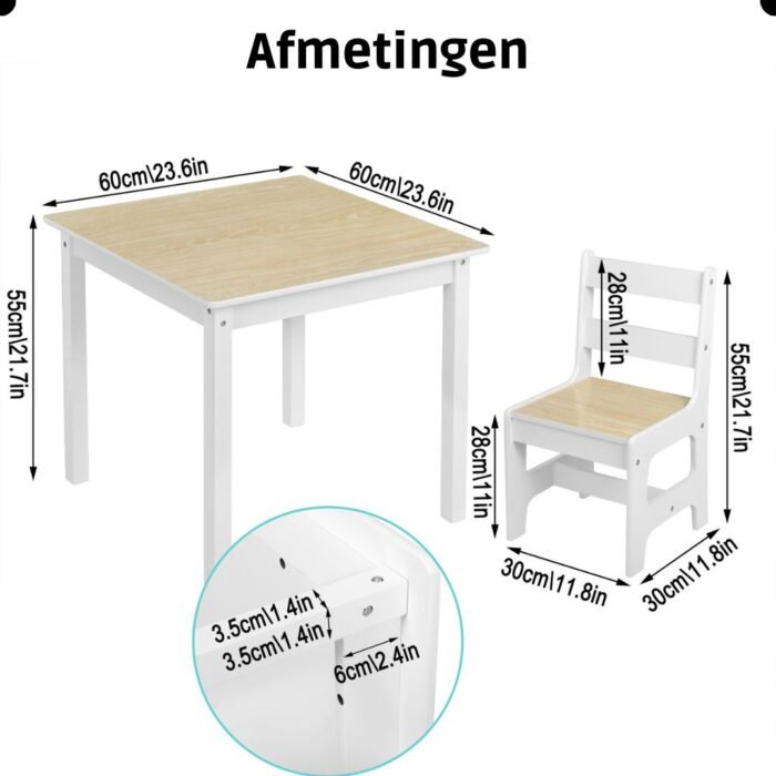 Kindertafel en stoeltjes